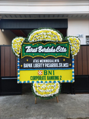 Papan Bunga Duka di Muaragembong