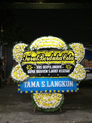 Papan Bunga Duka di Muaragembong